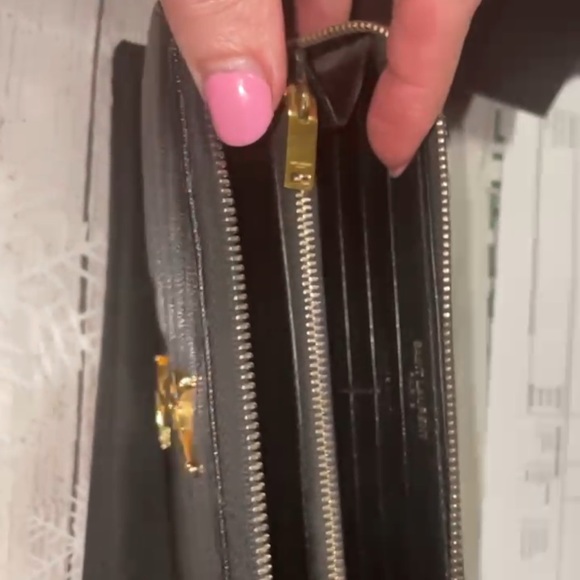 YSL wallet AUTHENTIC - Picture 4 of 10